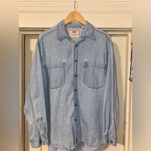 Levi’s 1990’s denim work shirt, size Medium